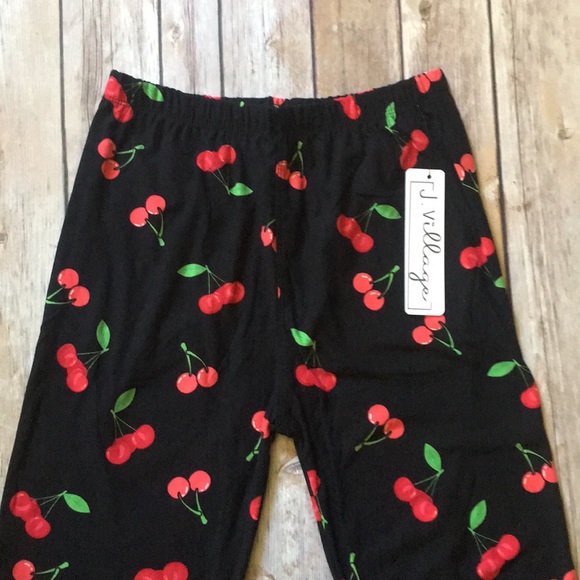 Clearance! Cherry leggings 🍒 - Picture 3 of 3